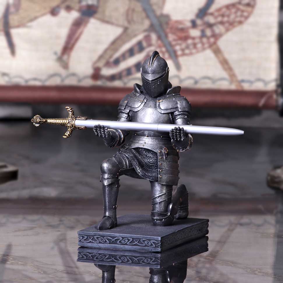 Worthy Knight Pen Holder 17.8cm Gifts & Games 2