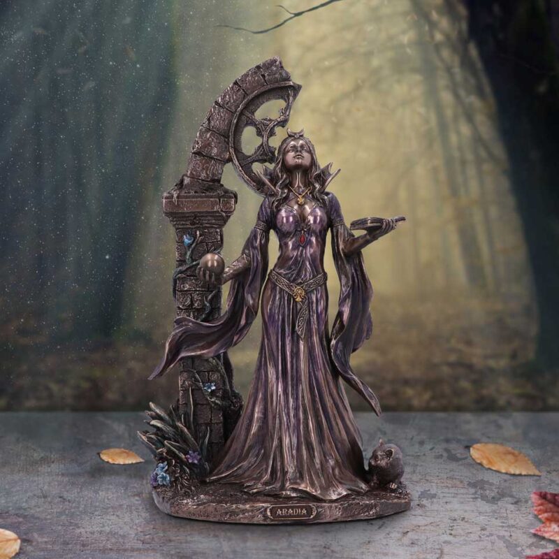 Aradia The Wiccan Queen of Witches Bronze Figurine 25cm Figurines Medium (15-29cm) 9