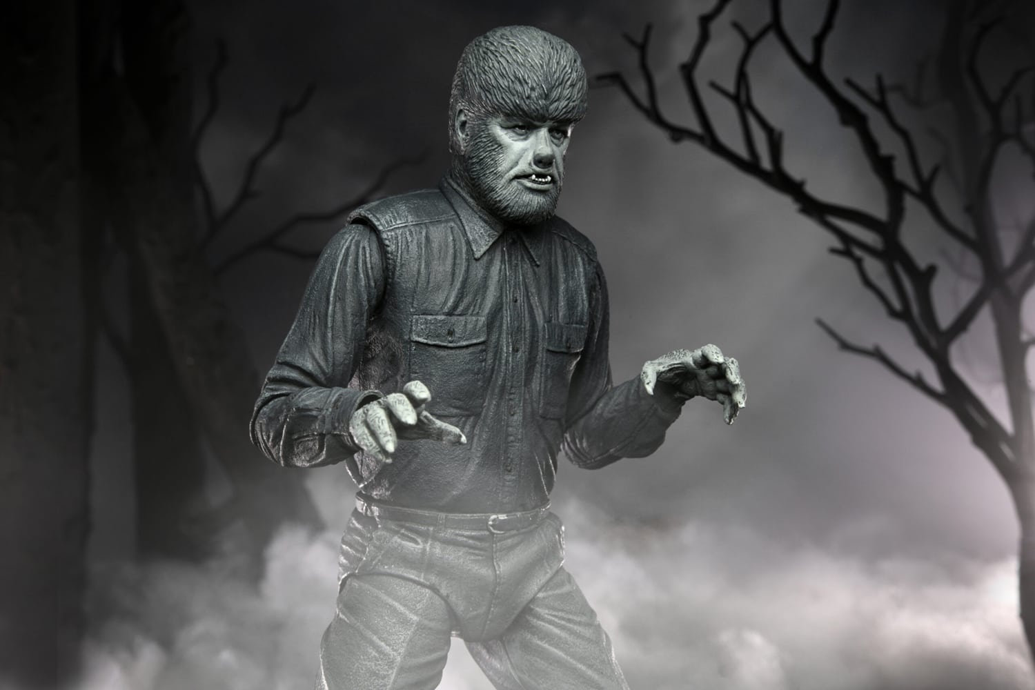 NECA Universal Monsters (B/W) Wolf Man Ultimate 7 Inch Scale Action Figure 7" Figures 27 NECA Universal Monsters (B/W) Wolf Man Ultimate 7 Inch Scale Action Figure 7" Figures 27