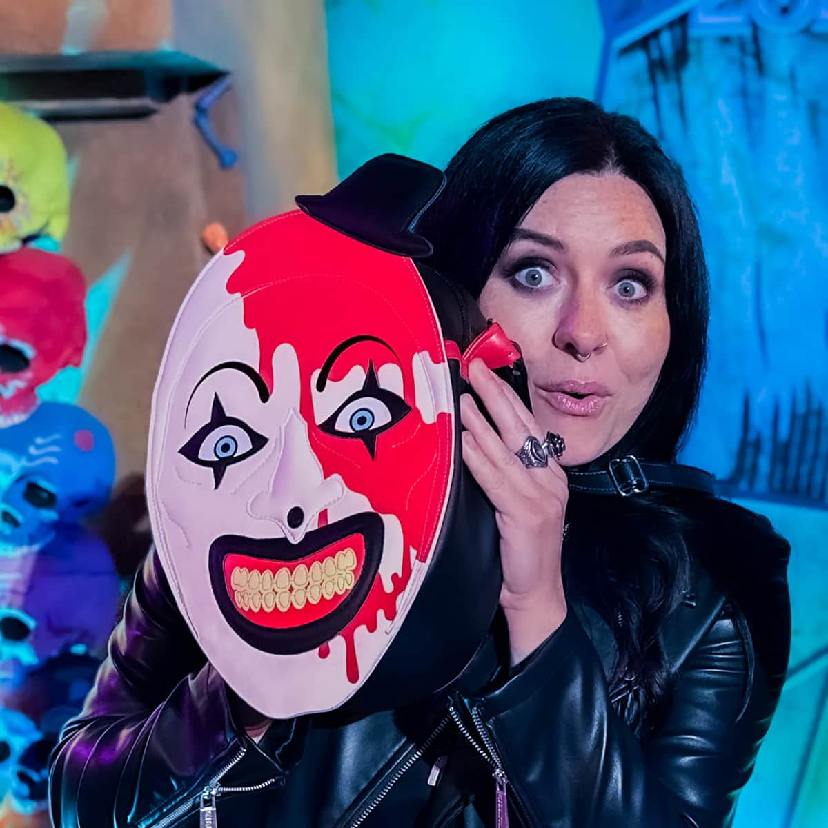 PRE-ORDER Terrifier 2 Bloody Art The Clown Bag Trick or Treat Studios Bags 7 PRE-ORDER Terrifier 2 Bloody Art The Clown Bag Trick or Treat Studios Bags 7