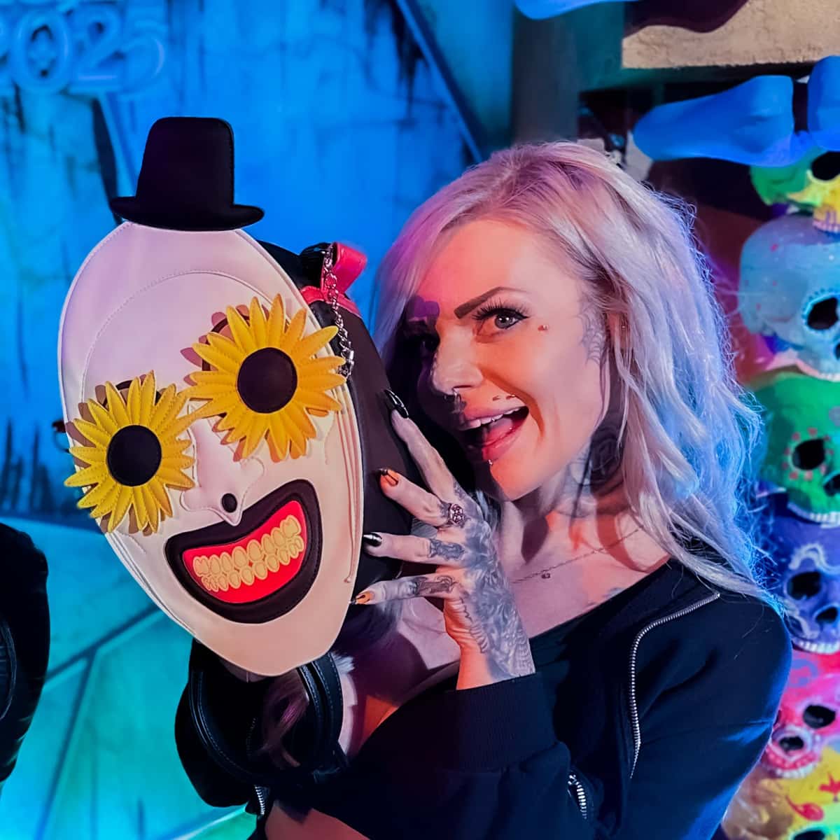 PRE-ORDER Terrifier 2 Flower Glasses Art The Clown Bag Trick or Treat Studios Bags 7 PRE-ORDER Terrifier 2 Flower Glasses Art The Clown Bag Trick or Treat Studios Bags 7