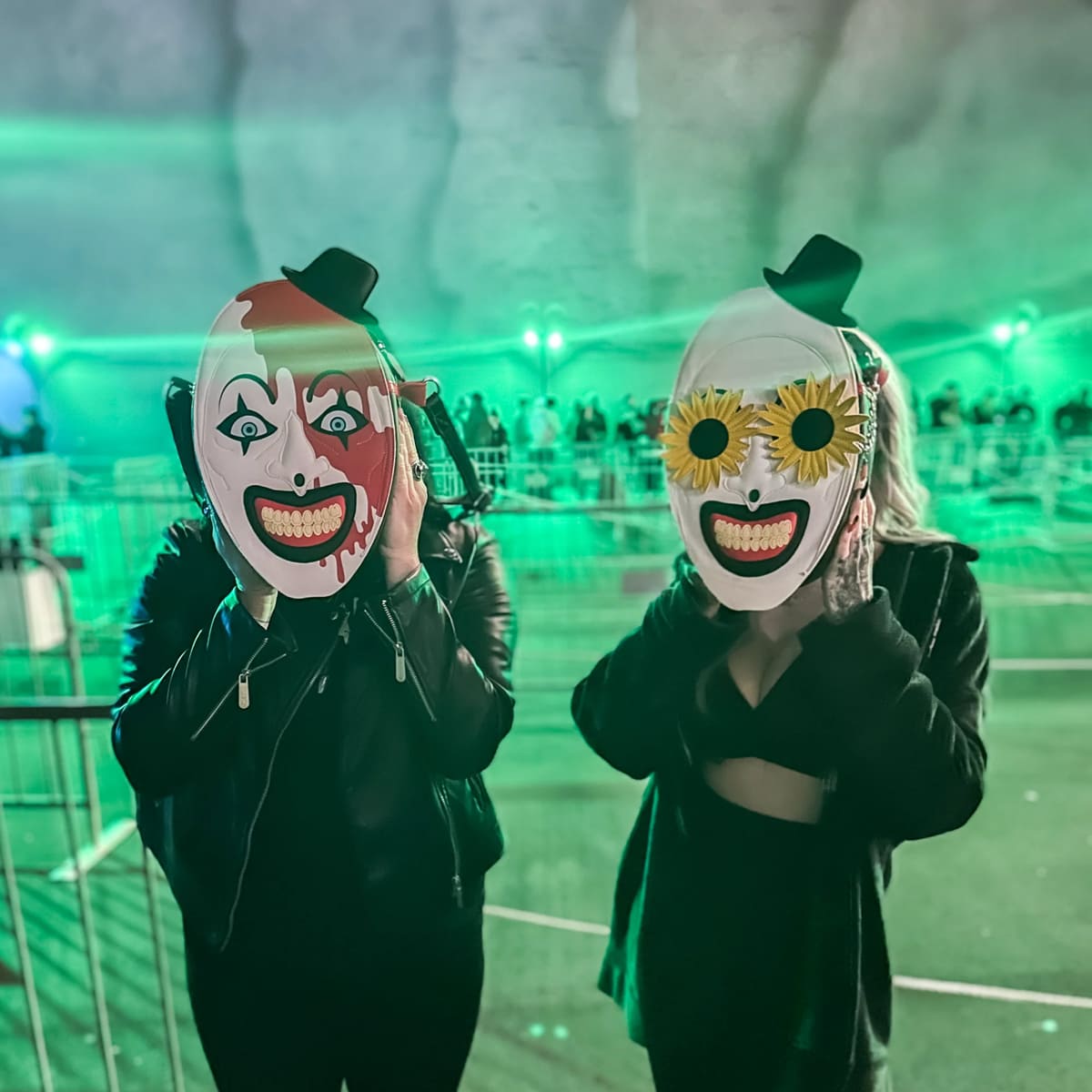 PRE-ORDER Terrifier 2 Flower Glasses Art The Clown Bag Trick or Treat Studios Bags 3 PRE-ORDER Terrifier 2 Flower Glasses Art The Clown Bag Trick or Treat Studios Bags 3